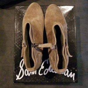 Sam Edelman Suede 8M wedge Shoes New in Box